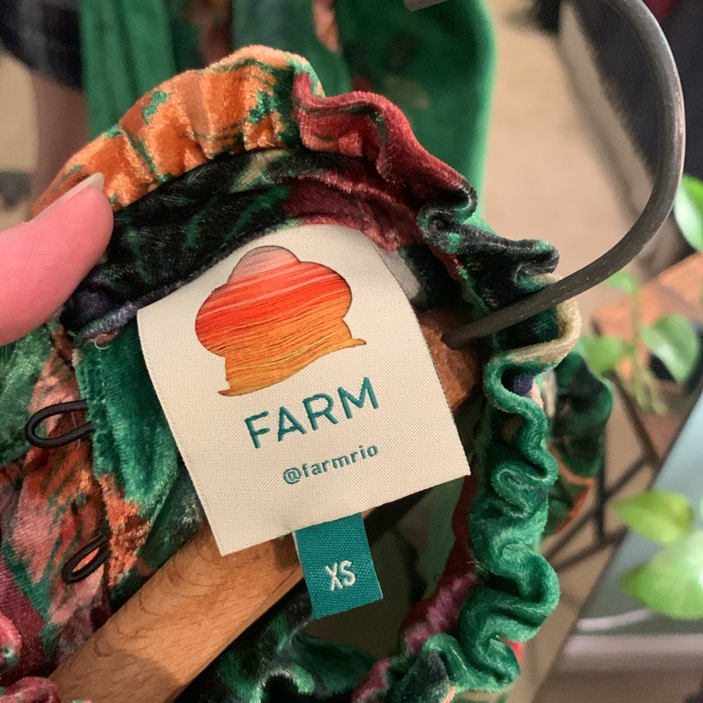FARM Rio Silk Velvet Top - Picture 9 of 9